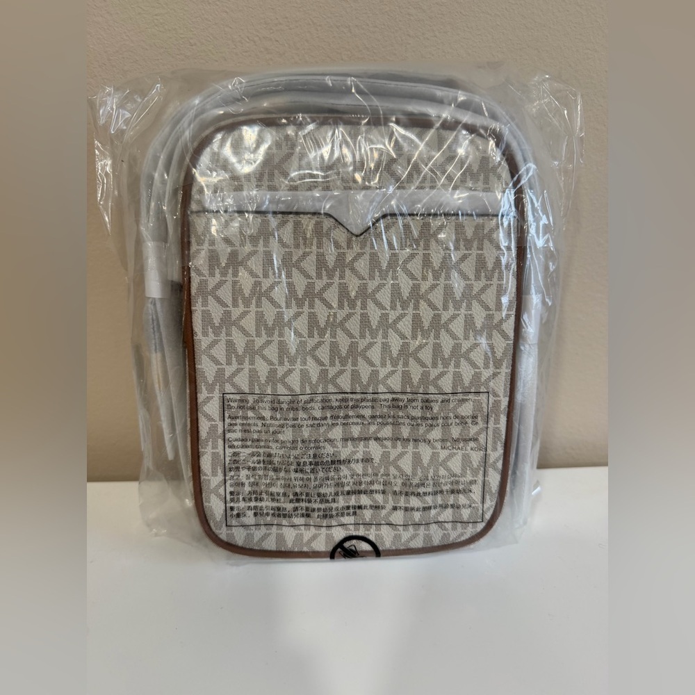 MICHAEL KORS Jet Set Travel Medium Logo Crossbody Bag - Vanilla NWT - Picture 6 of 7
